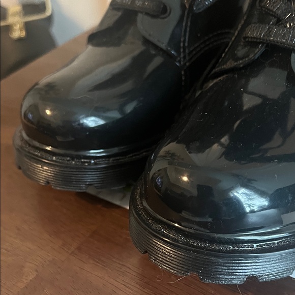 EUC DKNY Black Patent Leather Rain Lace-Up Boots Size 7 - Picture 10 of 10